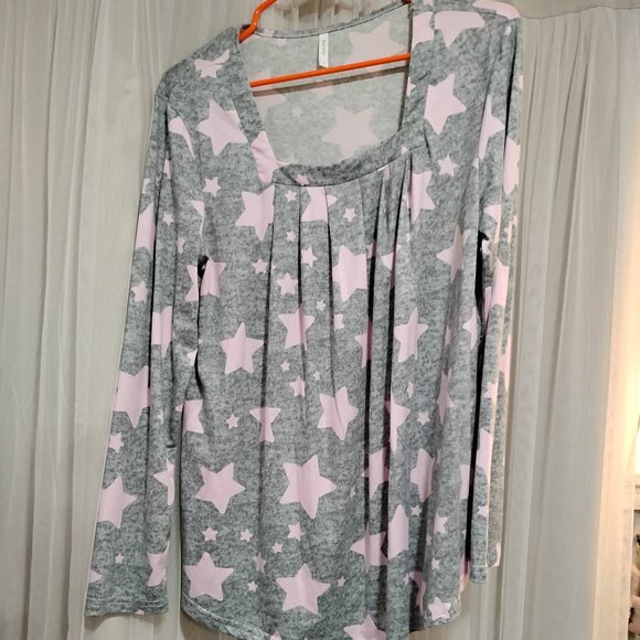 Anyally Grey Pajama Top with Pink Stars | Size Large - Picture 1 of 6